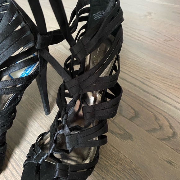 black Heels with satin straps size 8 1/2 new - Picture 2 of 6